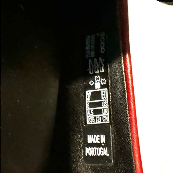 ECCO Incise Tailored Loafer in Syrah color - Picture 10 of 10